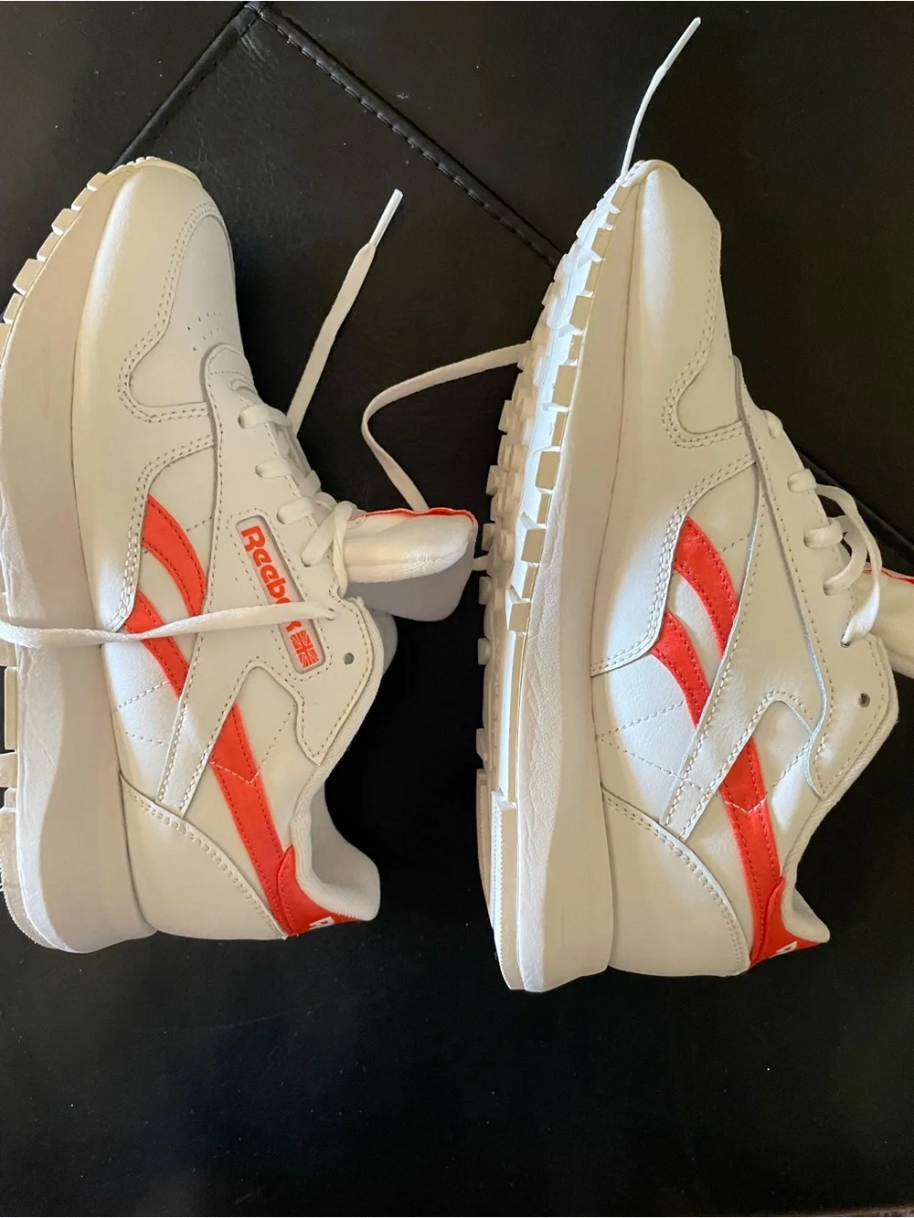 Reebok Women Size 7 1/2 medium width Classic White and Orange Athletic Shoes hmm